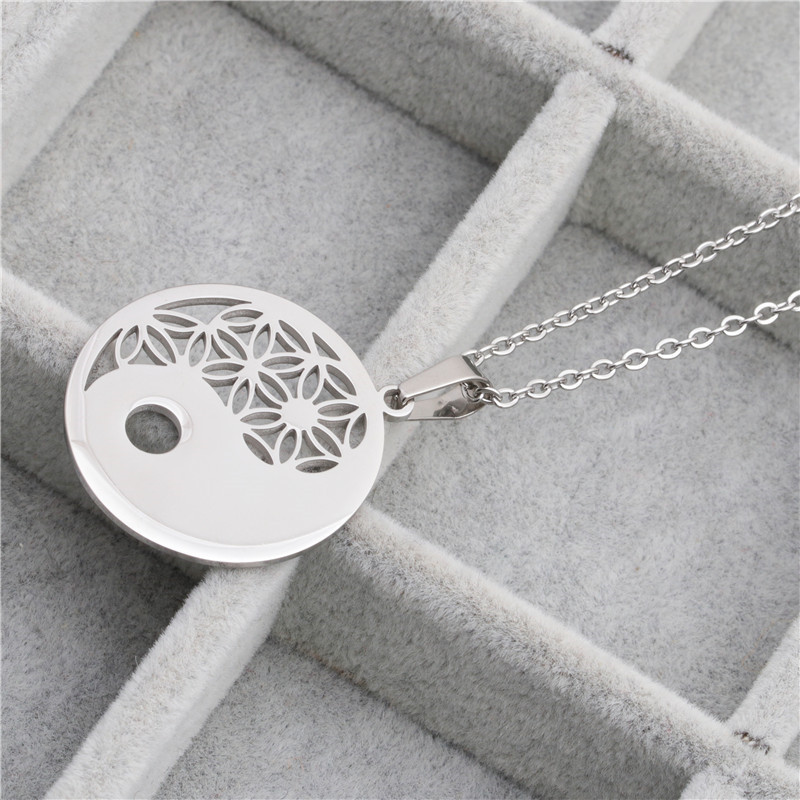 Fashion Jewelry Fashion Wild Necklace Stainless Steel Gossip Pendant Necklace Wholesale Nihaojewelry display picture 4