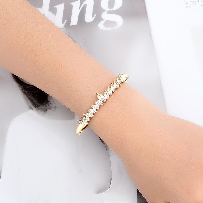 New Female Zircon Bracelet Jewelry Fashion Simple Bracelet display picture 7