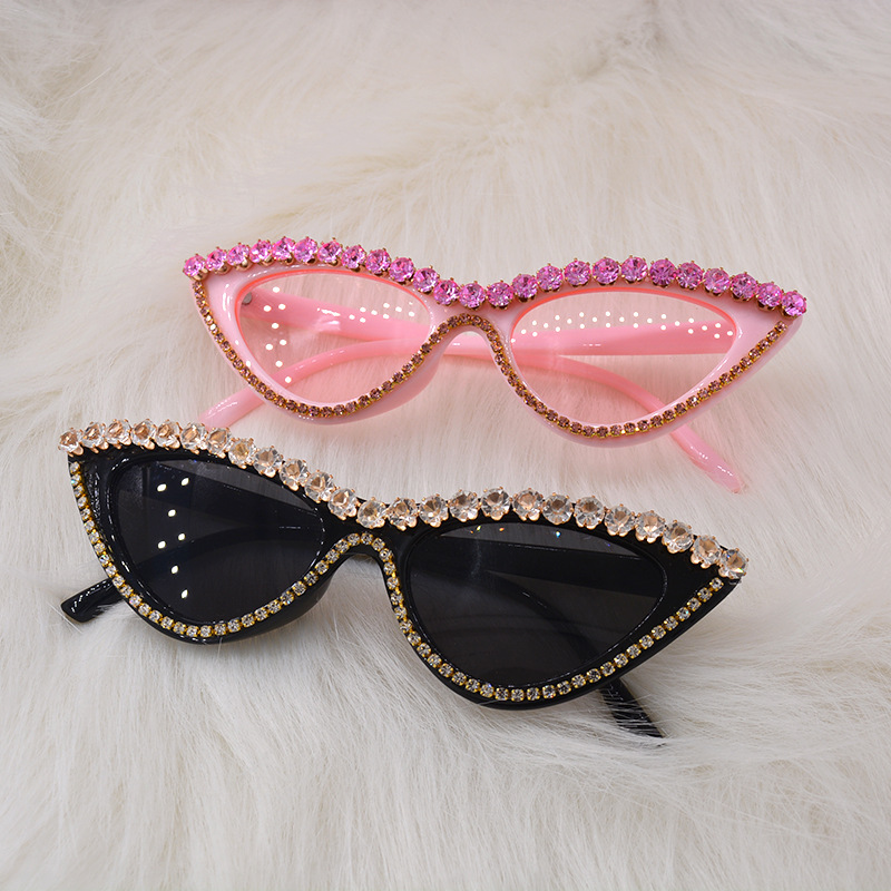 Korean Fashion Rhinestone Sunglasses Uv Protection Shijia Crystal Ladies Sunglasses With Diamond Cat Eye Glasses Wholesale Nihaojewelry display picture 6