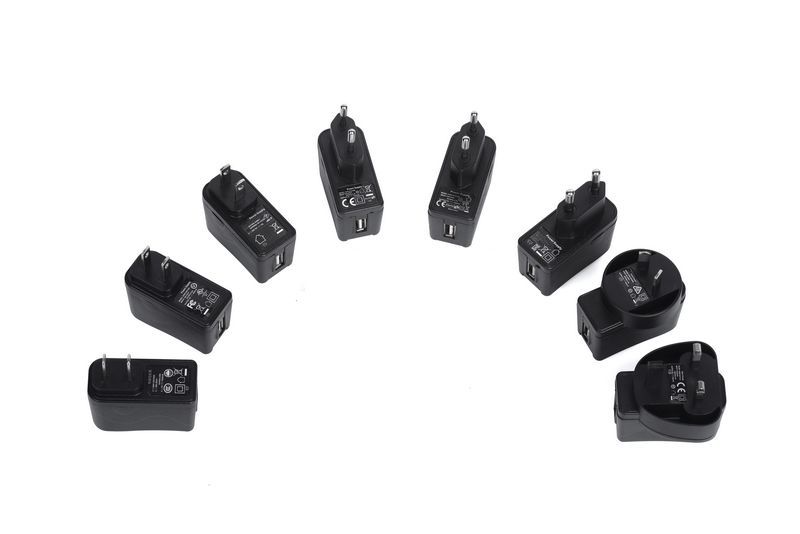 6W插墙式USB电源 5V500MA 12V500MA 24V250MA USB 电源适配器 