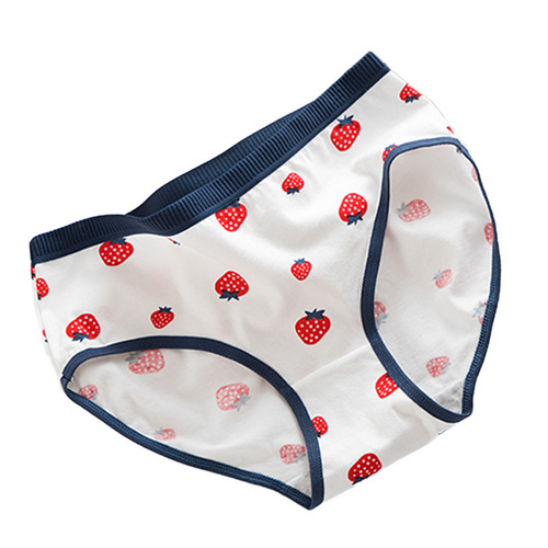 Japanese strawberry-style underwear for women, cotton shorts for women, mid-rise, large size, cheek-hugging cotton gusset, girl student triangle underwear, wholesale