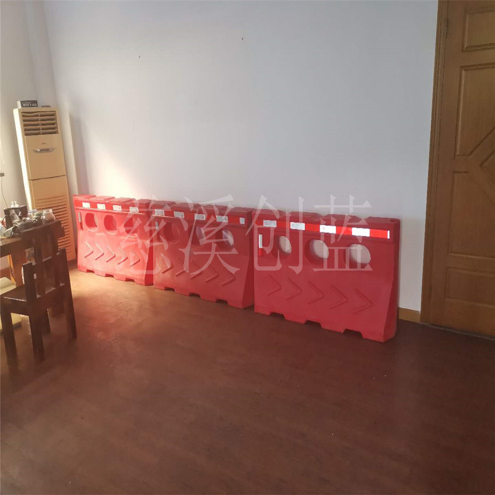 推荐围挡水马 塑料隔离水马 多孔注水水马 滚塑水马价格