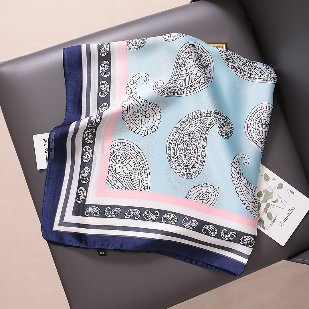 Sciarpa piccola professionale coreana con motivo anacardi da 70 quadrati estivi e autunnali in stile INS versatile e professionale_voghion.com