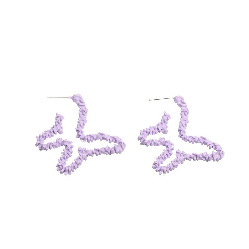 Bijoux De Mode Nouveau Taro Violet Simple Boucles D'oreilles Creuses Rétro Boucles D'oreilles Papillon En Gros Nihaojewelry display picture 10