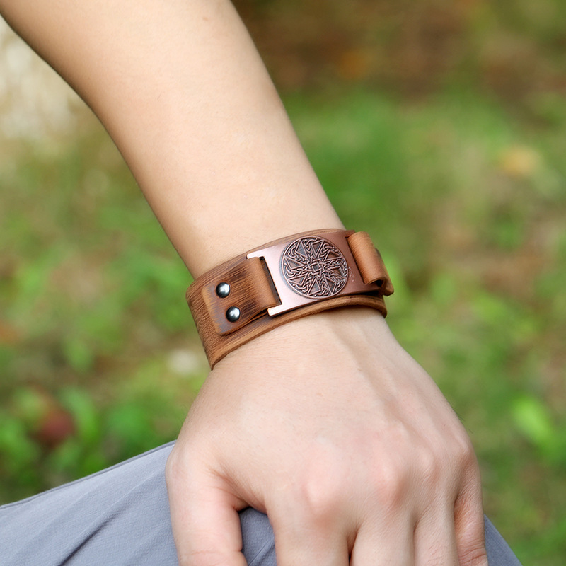 Punk Leather Simple Fashion Bracelet display picture 9