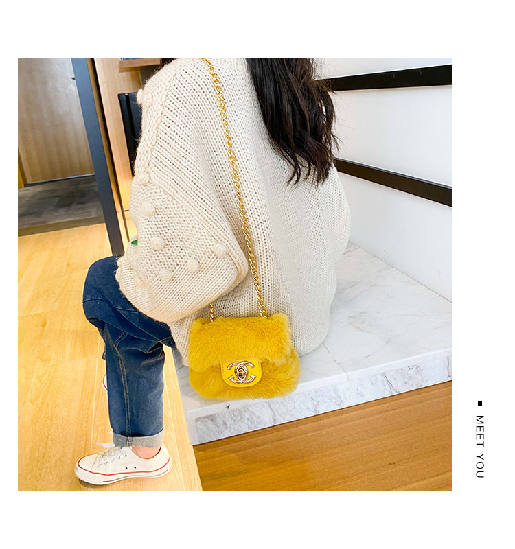 Girl's Mini Plush Solid Color Cute Square Flip Cover Crossbody Bag display picture 2