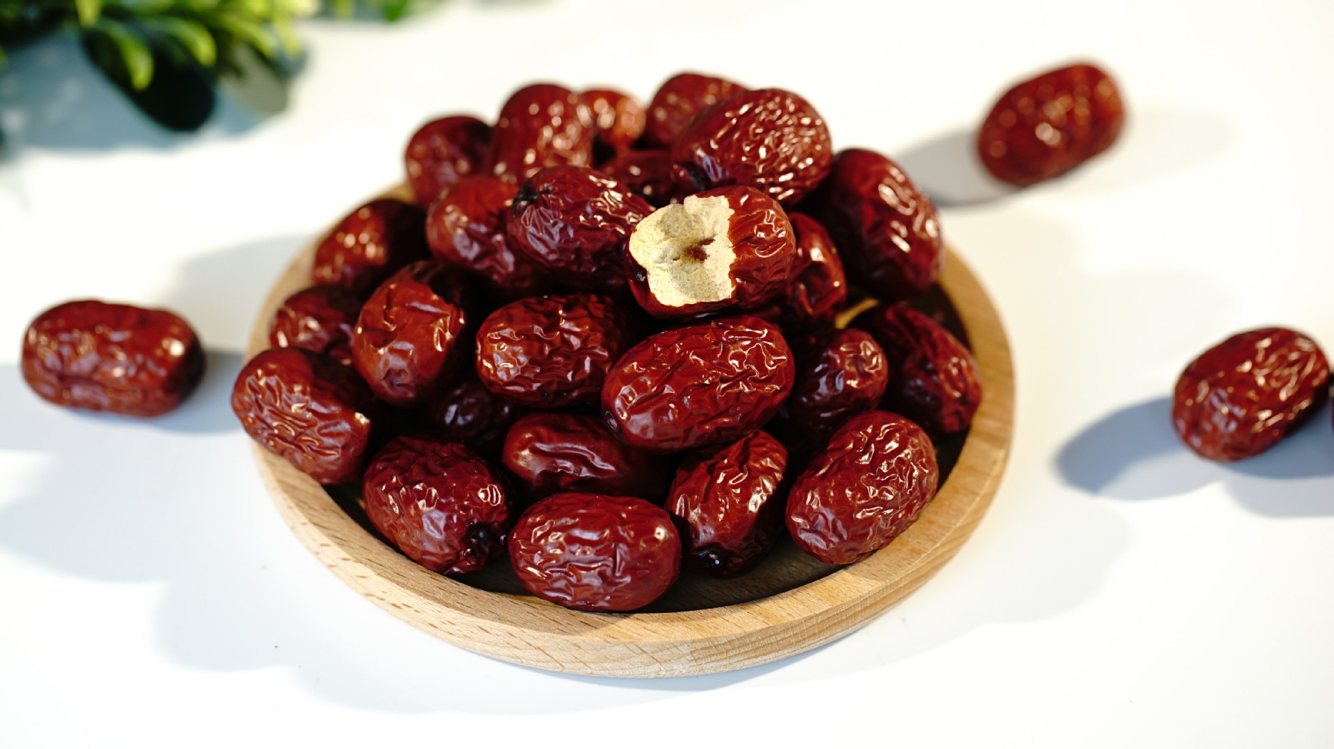 Ruoqiang Red Dates (Ziziphus jujuba) — Xinjiang Dried Jujube for Soup, Congee & Tea quality and texture