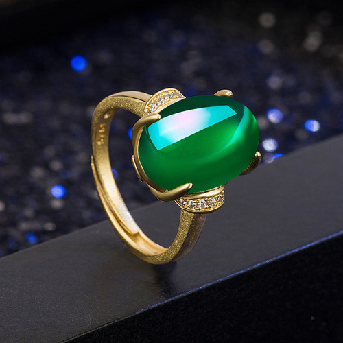 Retro Ethnic Green Agate Ring for Women, Ancient Gold Green Jadeite Ring, Simple and Fashionable Jewelry
