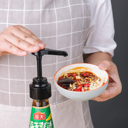 Kitchen Multi-use Oyster Sauce Bottle Squeeze Nozzle Household Oyster Sauce Squeeze Nozzle Pump Head Dosage Bottle Squeeze Oyster Sauce Dispenser