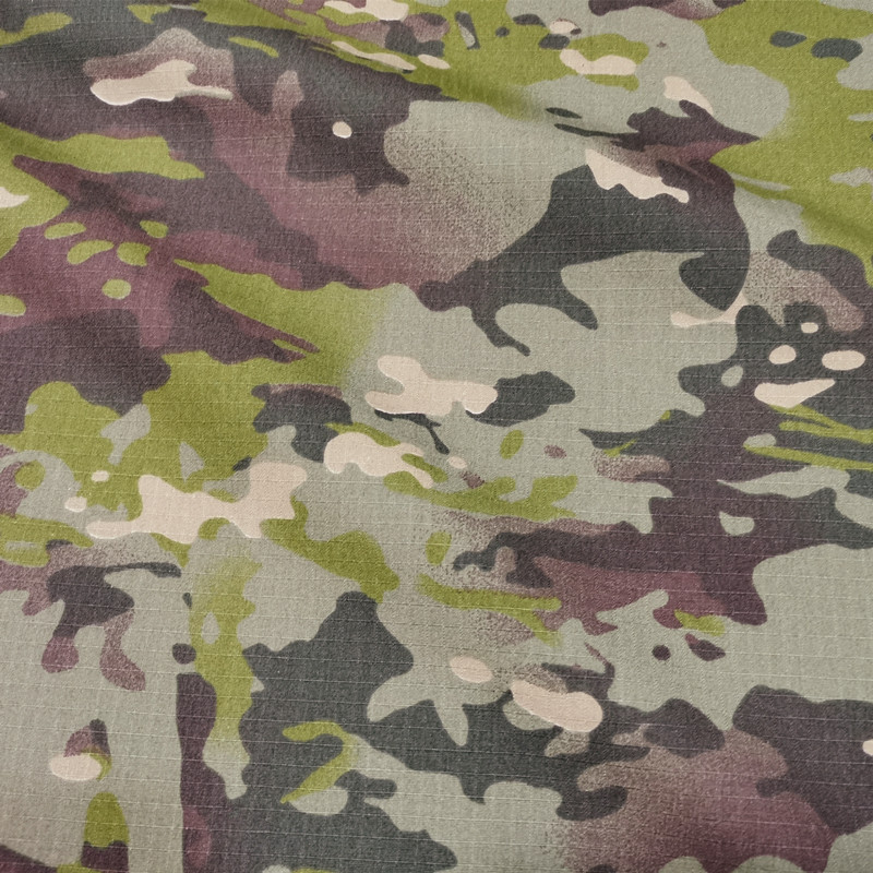 厂家现货迷彩布料涤棉格子印花手牢度好绿斑纹6535TC废墟服装面料
