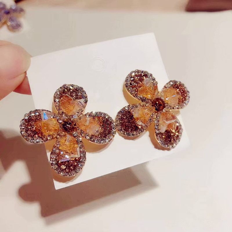 1 Pair Exaggerated Flower Alloy Plating Artificial Gemstones Women's Ear Studs display picture 5