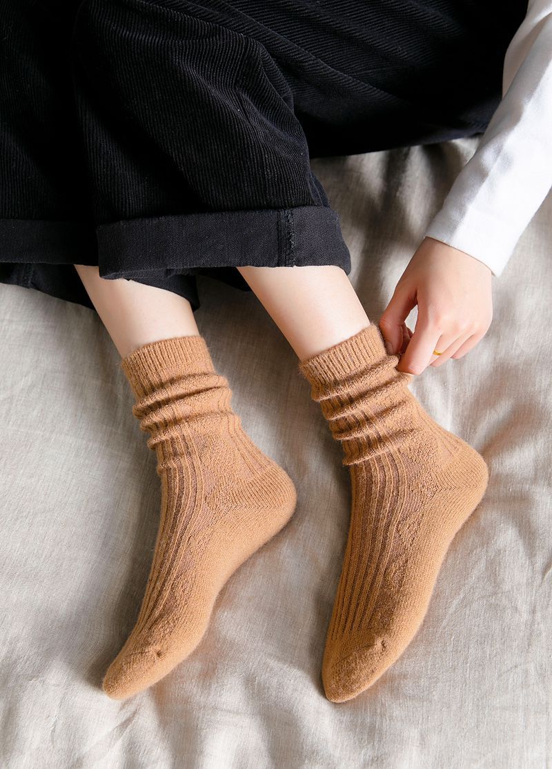 21575758439 94258784