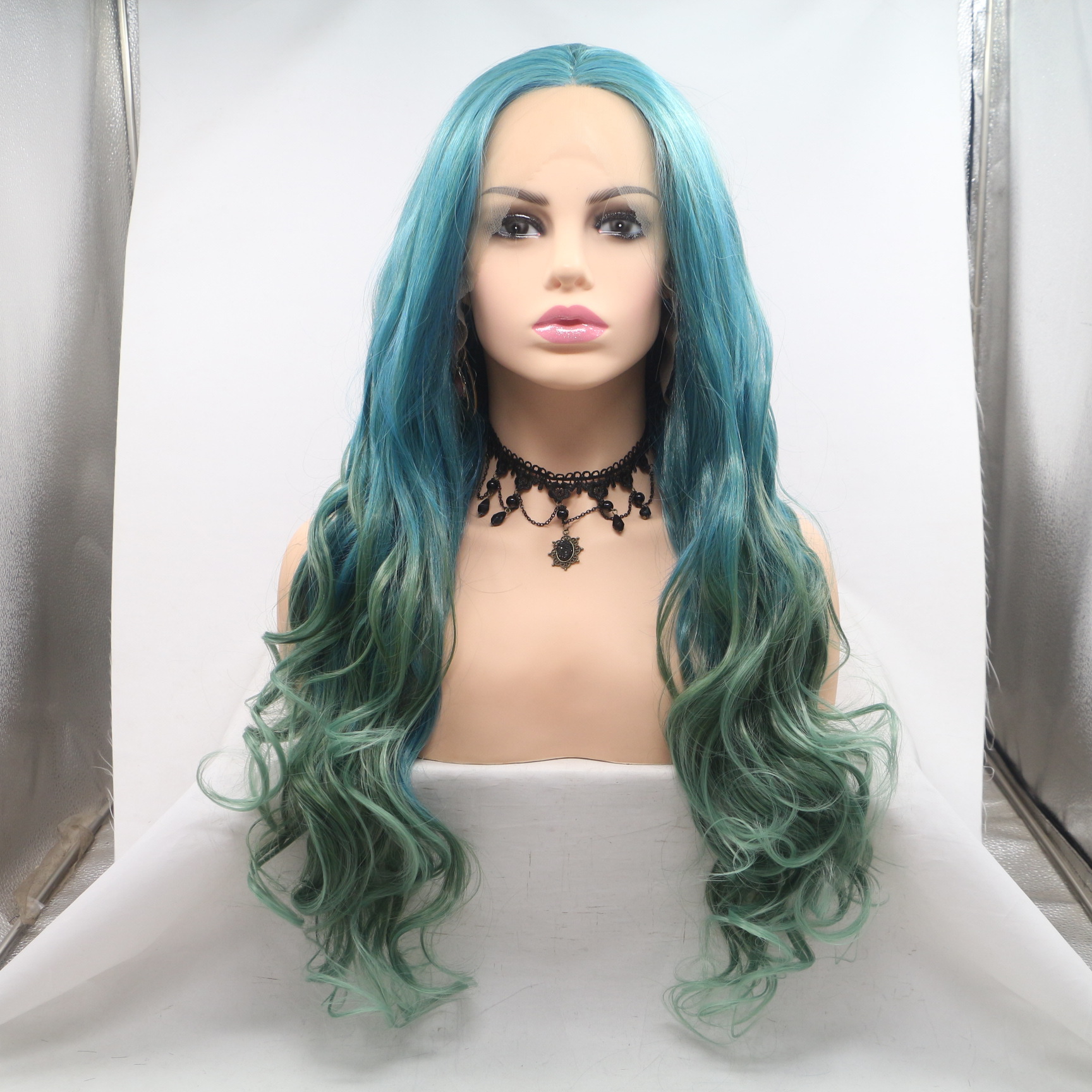 Comercio exterior Europa y América moda fibra química pelucca azul gris gris cabello largo rizado cubierta de seda de alta temperatura al por mayor