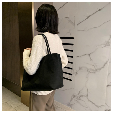 New Large-capacity Women's New Trendy Fashion All-match Shoulder Portable Tote Bag display picture 23