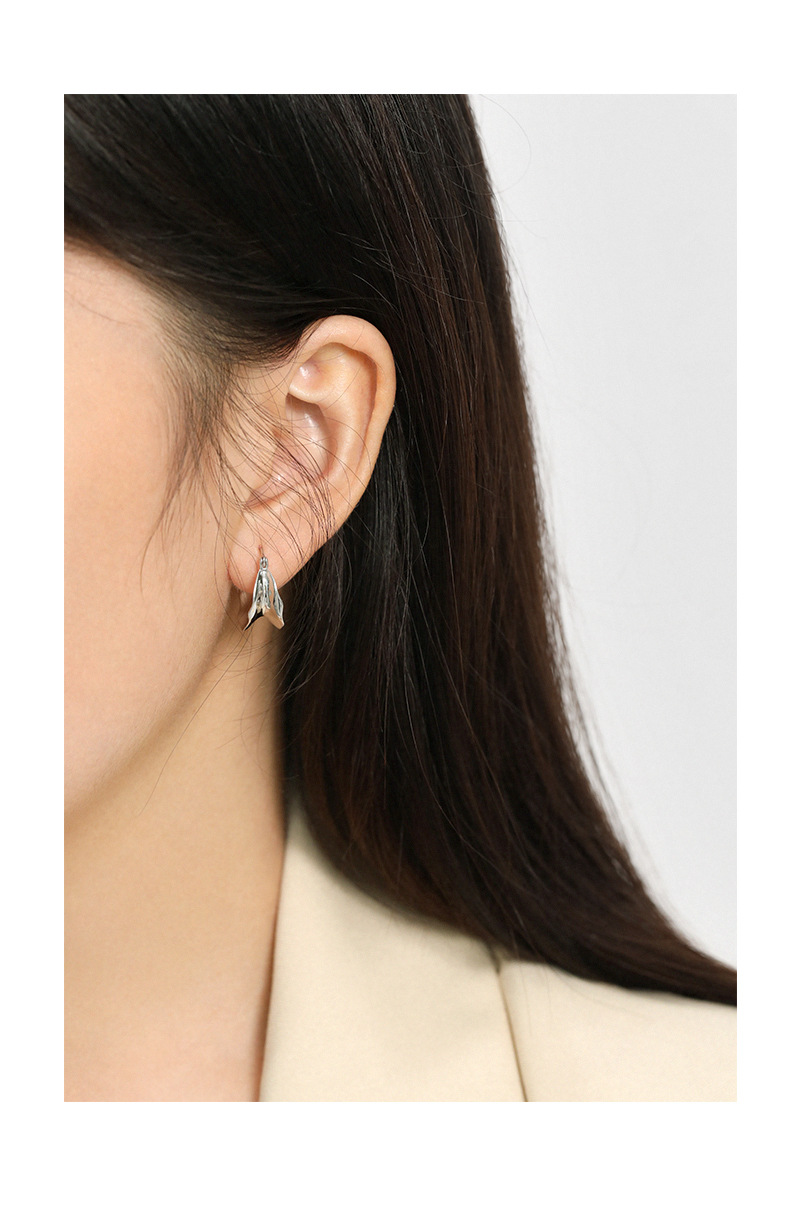 Korean Version Of Ins Niche Style Irregular Concave-convex Surface S925 Sterling Silver Female Earrings display picture 9