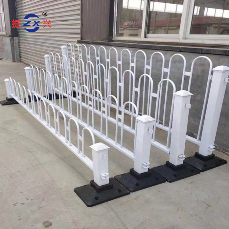 厂家道路护栏 城市公路中央隔离栅栏 市政道路京式护栏耐用