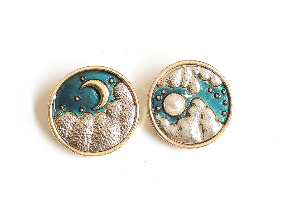 Retro Sun Moon Alloy Enamel Artificial Pearls Unisex Brooches display picture 1