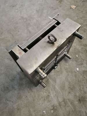 内变速压铸模具