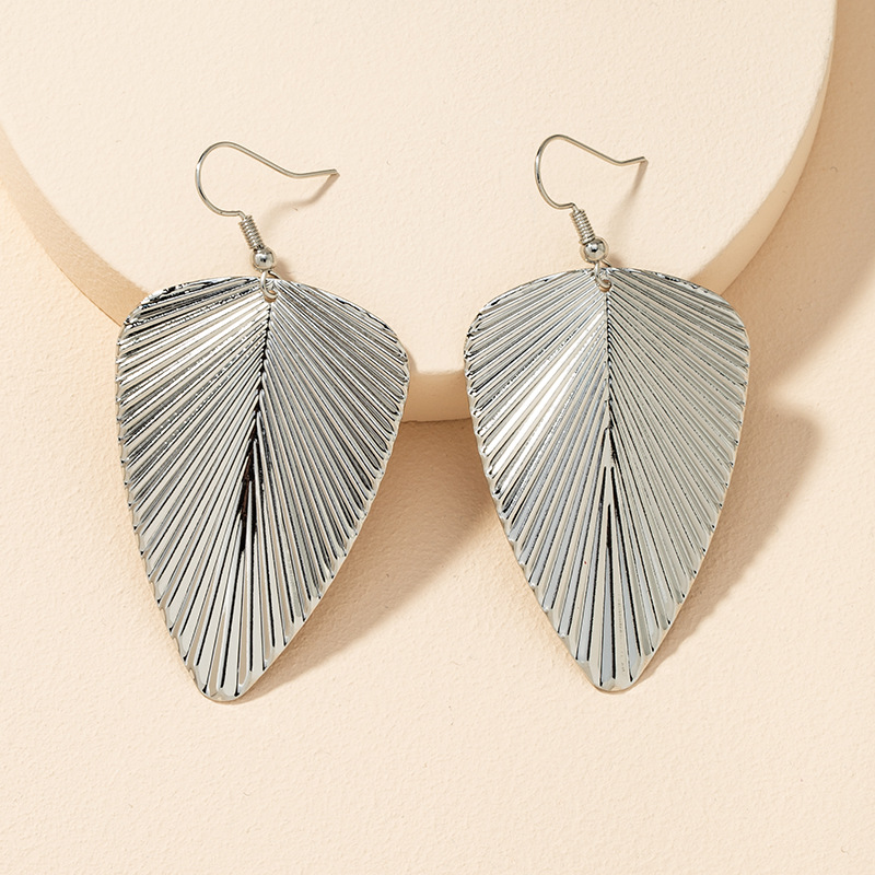Fashion Metal Leaf Earrings display picture 1