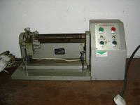 电动钢筋标距仪；试验机