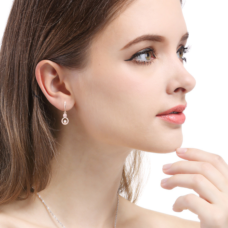 Estilo coreano simple pendientes frescos s925 pendientes de diamantes de plata accesorios populares de moda para mujer transfronteriza nueva venta al por mayor