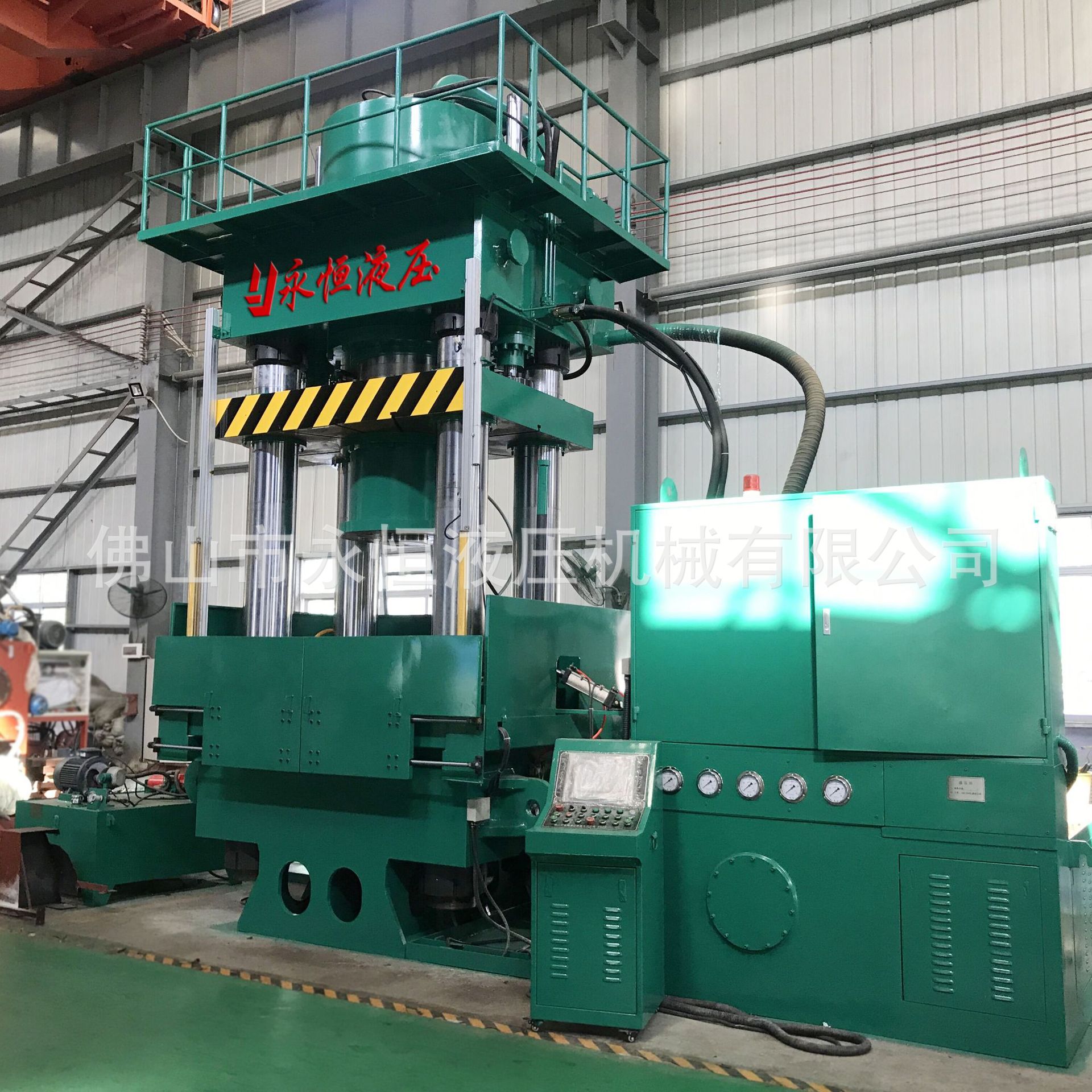 3000吨内高压成型汽车后副车架横梁泵壳排气歧管变形量扁管液压机