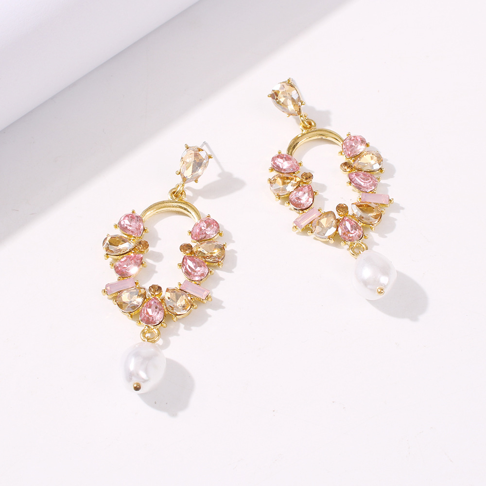 Korean New Long Pearl Pendant Earrings Fashion Geometric Hollow Alloy Diamond Earrings display picture 6