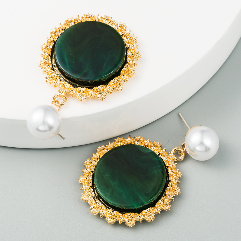 Korean Temperament Creative Circular Pattern Acrylic Acetate Plate Earrings Alloy Inlaid Pearl Earrings S925 Silver Needle Wholesale display picture 5