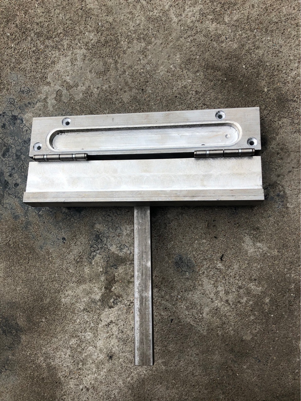 连体颜料盒手动压盖模具水彩水粉丙烯分装空盒便捷压盖靠模