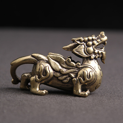 Solid brass vintage old flying Pixiu to attract wealth and treasure keychain pendant creative desktop ornaments crafts