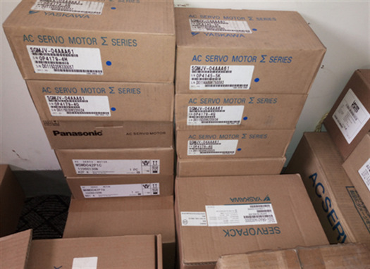 松下伺服MSD011A1XX11  MSD021A1X   MSD5A1A1X带包装，保修一年