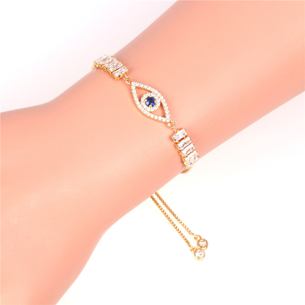 Europe Et En Amérique Croix Frontière Nouveaux Accessoires Fadi Palm Bracelet Bleu Yeux Pendentif Micro Incrusté Avec Diamant Bracelet En Gros display picture 9