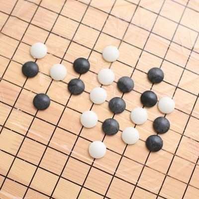 益智棋类五子棋盒装黑白棋双人对战棋类便携游戏儿童休闲五子棋子|ru