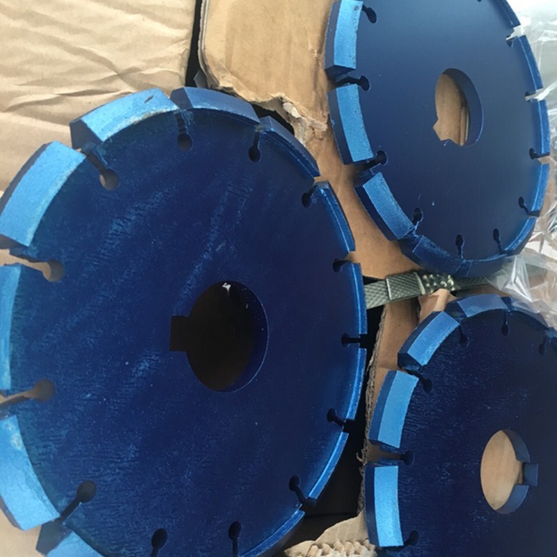路面切割机金刚石锯片 牛槽专用刻纹机 混凝土切割片刻纹片材质