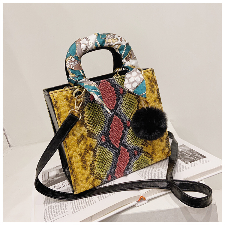 Contrast Color Snake Pattern Women's Bag New 2020 Autumn And Winter Korean Style Fashion Bag Shoulder Bag Crossbody Silk Scarf Portable Small Square Bag display picture 2