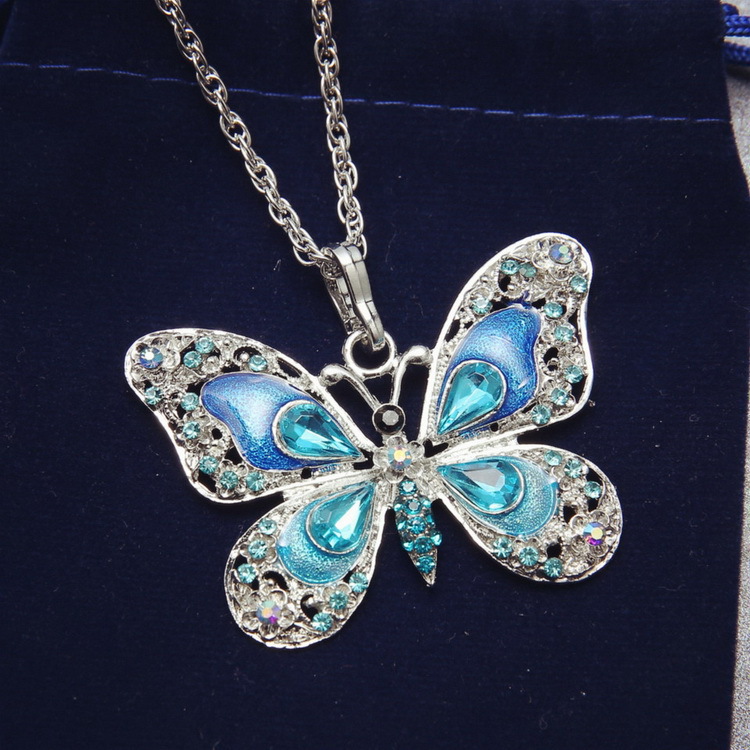 Luxurious Butterfly Alloy Plating Inlay Rhinestones Women's Pendant Necklace display picture 7