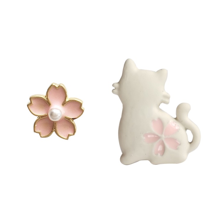 Women's Gender Asymmetrical, Plating Design 1 Pair Cute Simple Style Cat Flower Asymmetrical Plating Alloy Ear Cuffs Ear Studs
