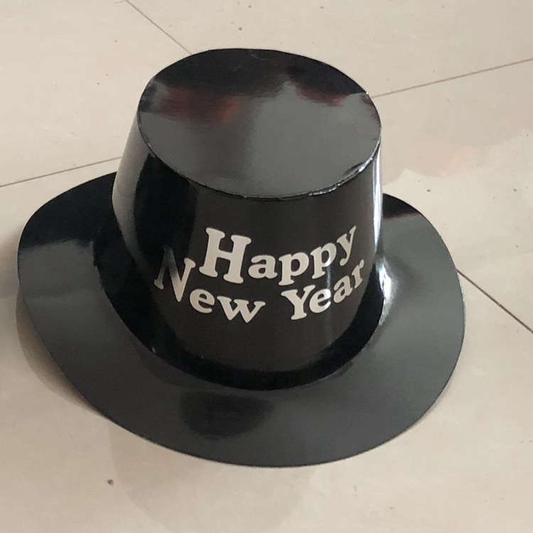Sombreros de papel de Año Nuevo en stock HappyNewYear Party Sombreros de papel