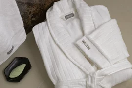 睡袍、浴袍;浴巾、沙滩巾;浴袍