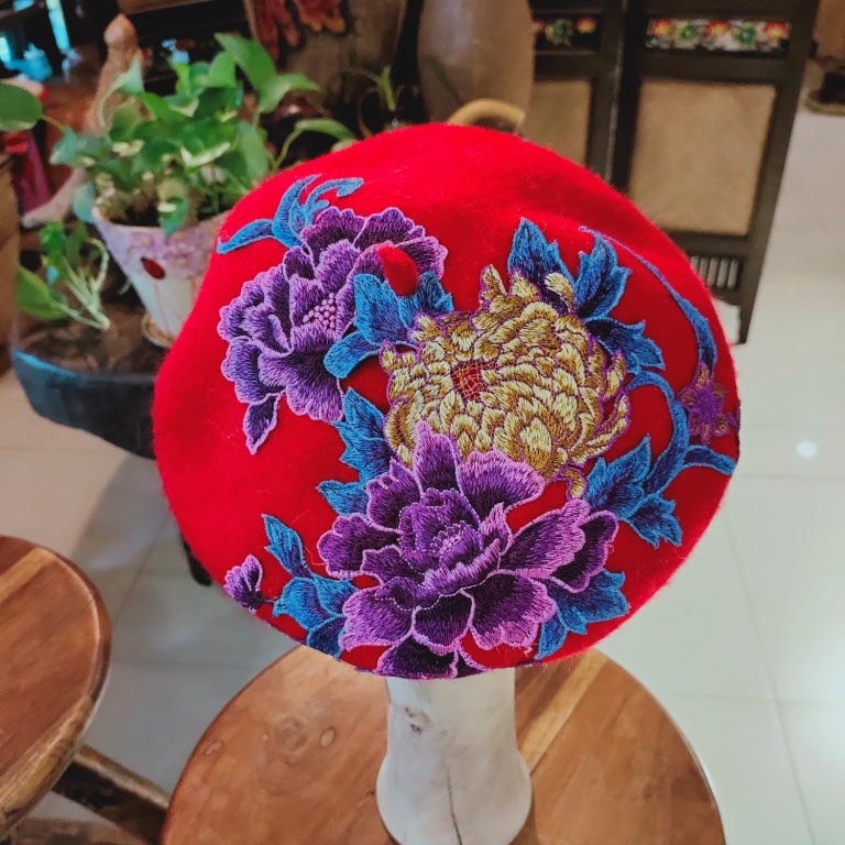 Ethnic woolen demi-season beret