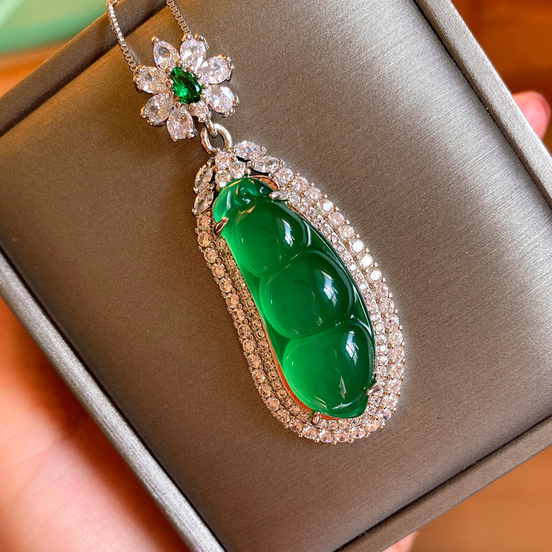 珠宝复古冰玉髓福豆吊坠镶嵌绿翡翠四季豆玉坠项链气质批发测试1详情9