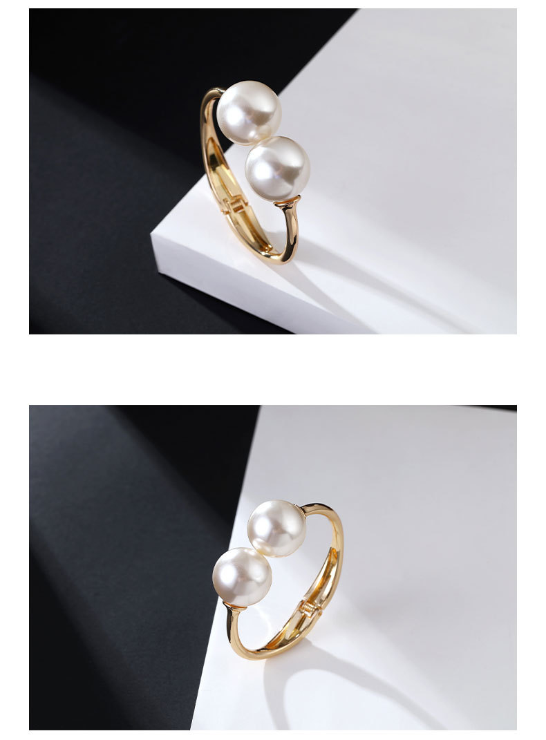 Big Pearl Alloy Open Bracelet