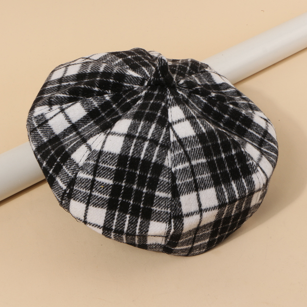 Hot Selling Fashion Retro Plaid Woolen Women's Fashion All-match Octagonal Beret display picture 7