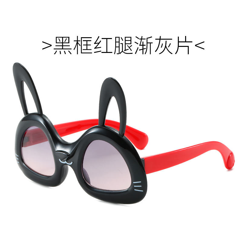 Marco negro con patas rojas y rebanadas grises