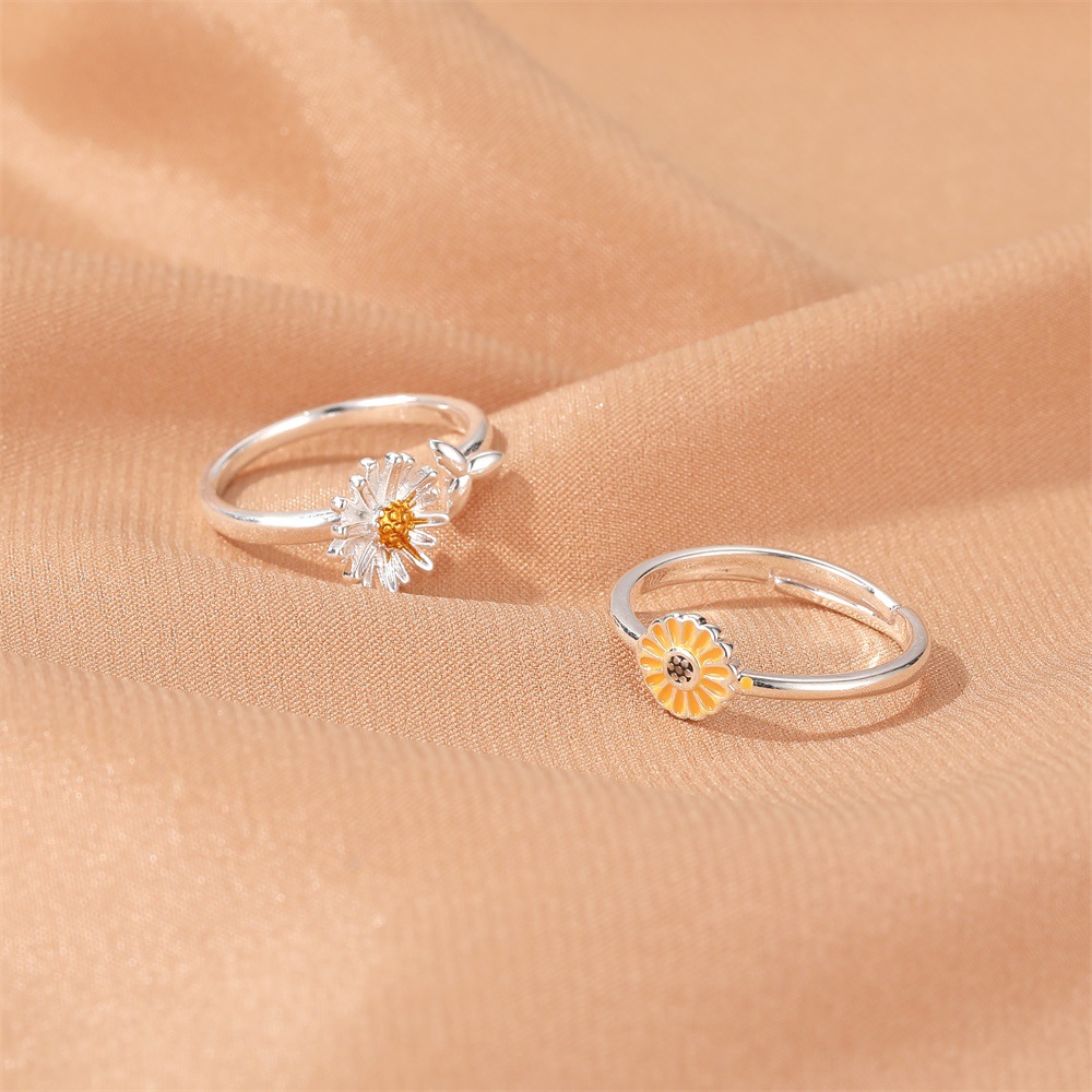 Korean Style Simple Daisy Flower Ring Sunflower Ring Adjustable Ring Wholesale Nihaojewelry display picture 4