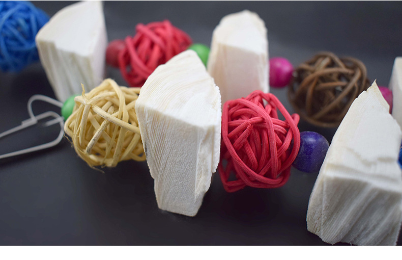 Cuttlebone String Hai Piao Xiao Pet Chew Toy Natural Mineral Grinding Bone for Birds and Small Pets preparation