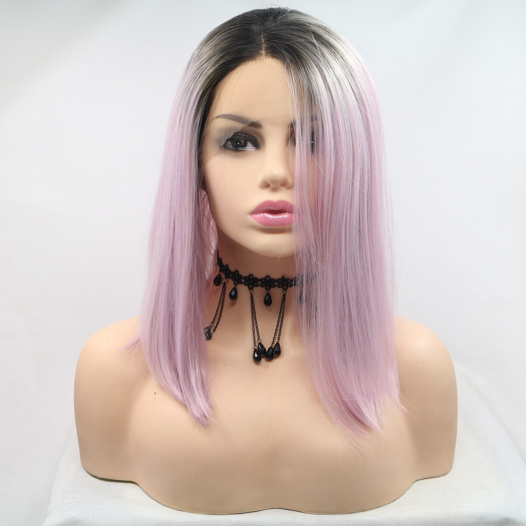 Comercio exterior Moda europea y americana Peluca de fibra química Mujer Púrpura Cabello corto Cabello rizado Hada de seda de alta temperatura al por mayor