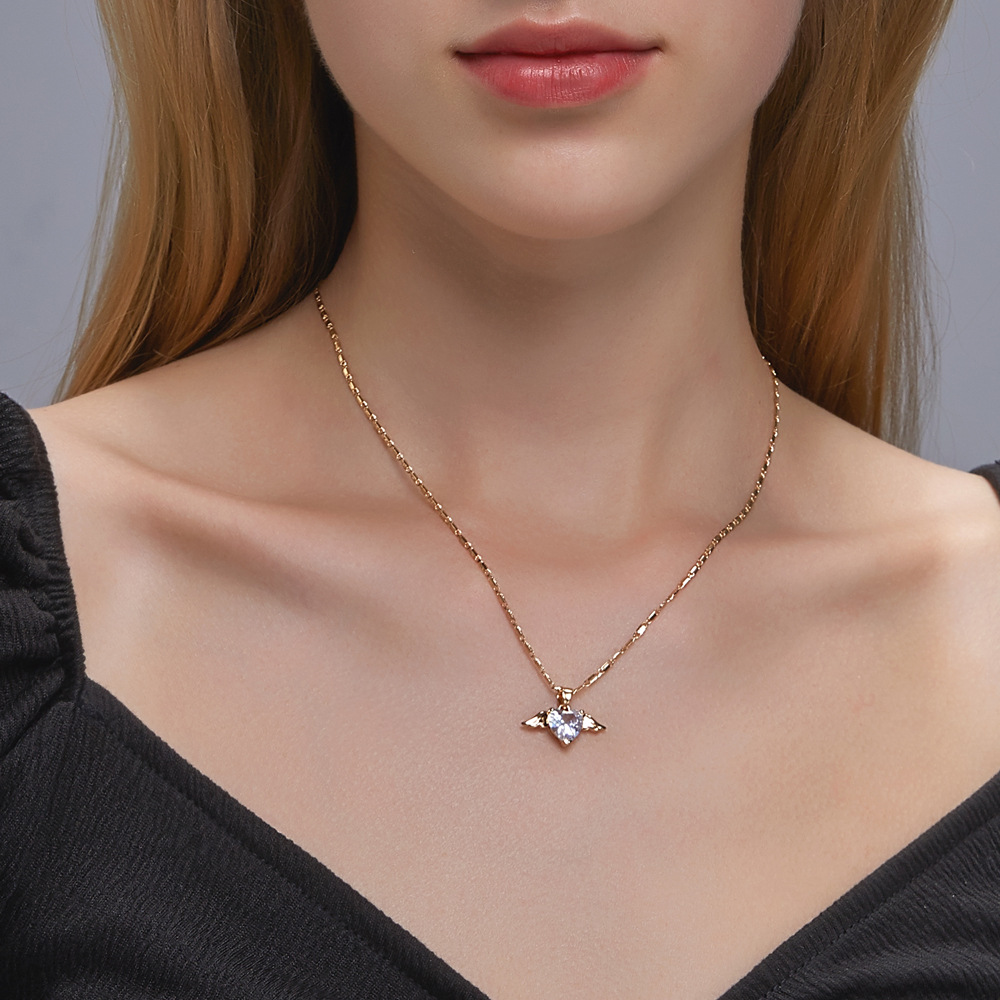 new little angel pendant love-shaped wings necklace
