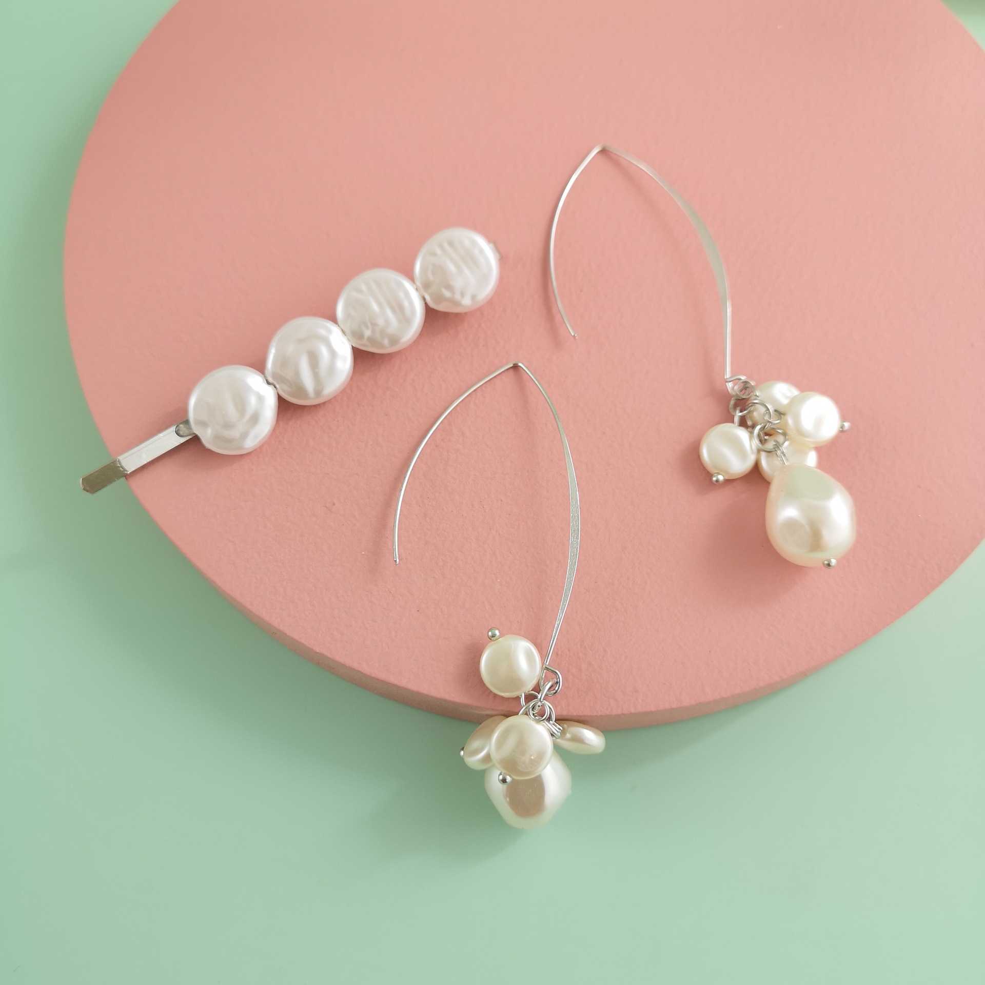 Fashion Hairpin Earrings Set Pearl Word Clip C-shaped Pearl Hairpin Earrings Wholesale display picture 9