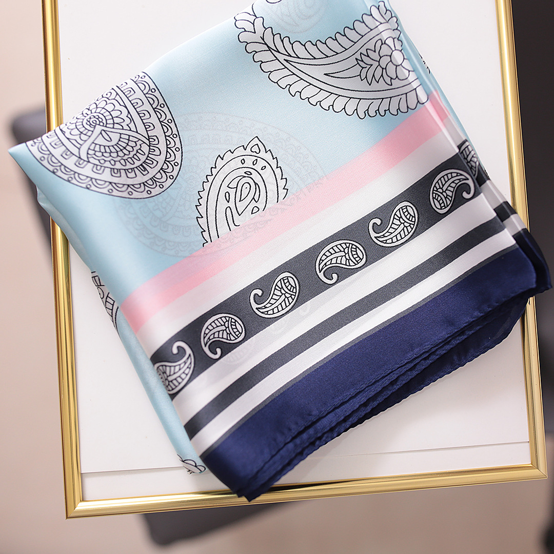 Sciarpa piccola professionale coreana con motivo anacardi da 70 quadrati estivi e autunnali in stile INS versatile e professionale_voghion.com